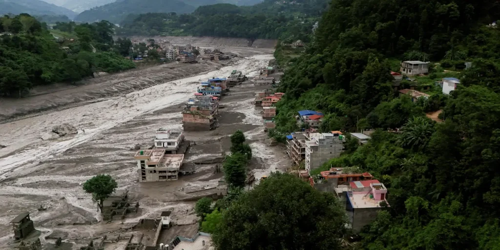 Nepal intensifica vigilância em lagos após transbordamento