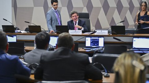 Votação da MP sobre importações é adiada para quarta-feira