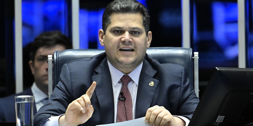 Senado marcará cinco sessões para debater fim da escala 6×1