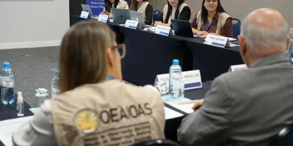 OEA aprova eleição brasileira, mas alerta sobre fake news