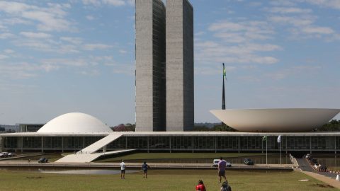 Senado pode votar PEC da escala 5×2 já amanhã com calendário acelerado