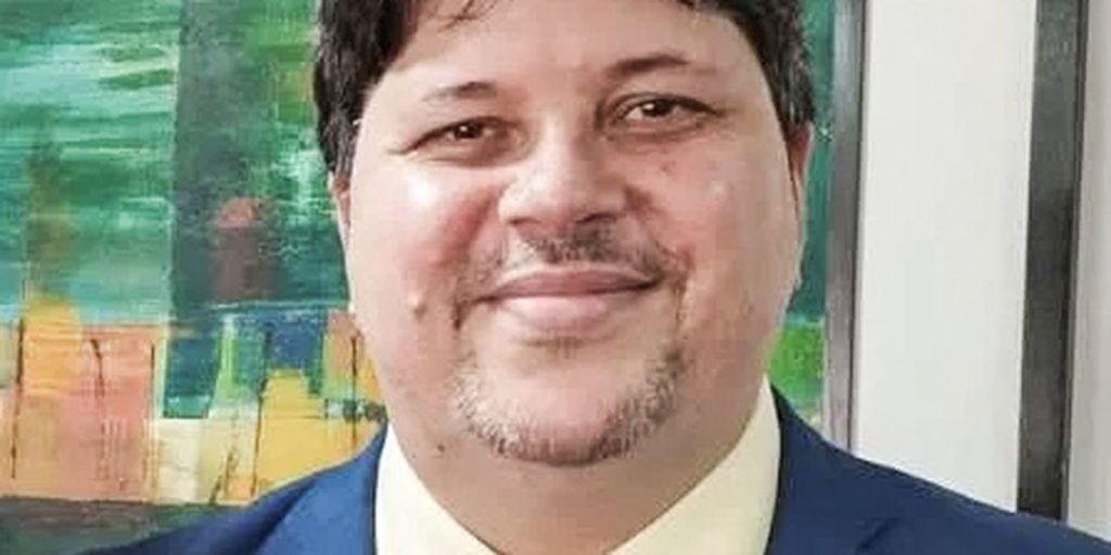 Jornalista brasileiro é deportado da Argentina após críticas a Milei